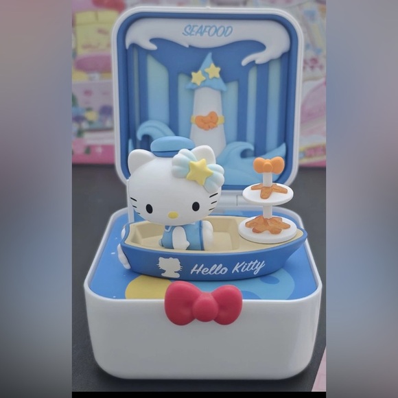 2021 Popmart Hello Kitty Food Town Seafood Shop on Board Blind Box Figure - Picture 2 of 7